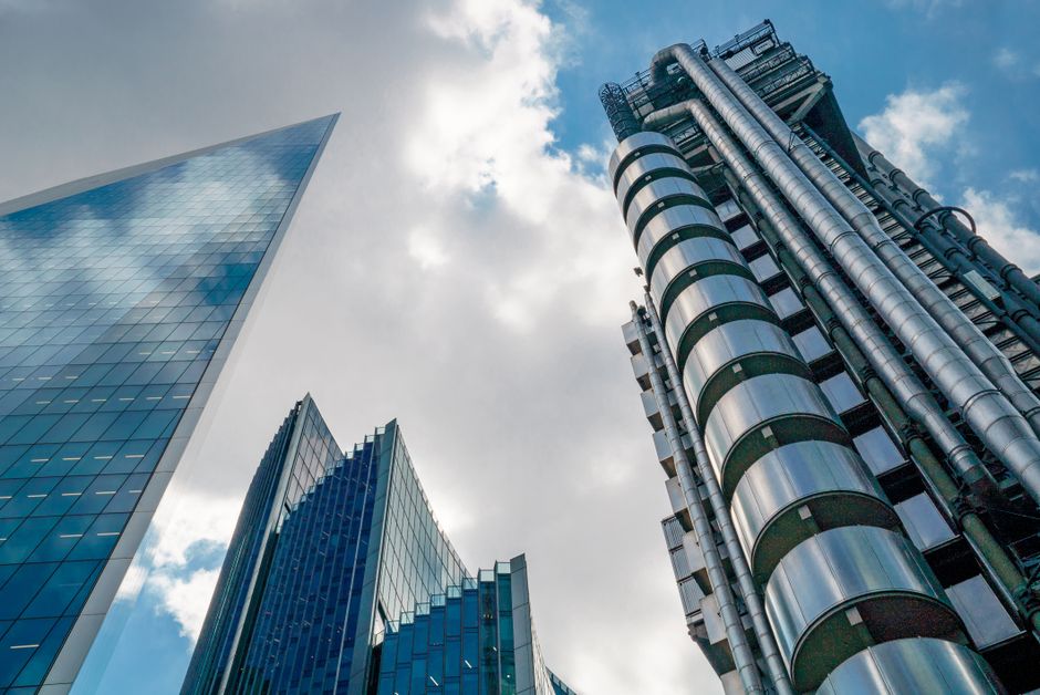 Ex-Boss’s Close Ties Violate Compliance at Lloyd’s