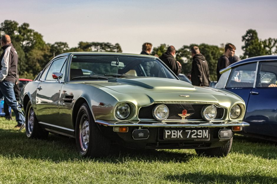 Aston Martin secures £550m loan deal