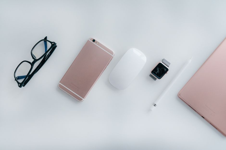 Apple’s Privacy Strategy Transforms Smart Glasses Market