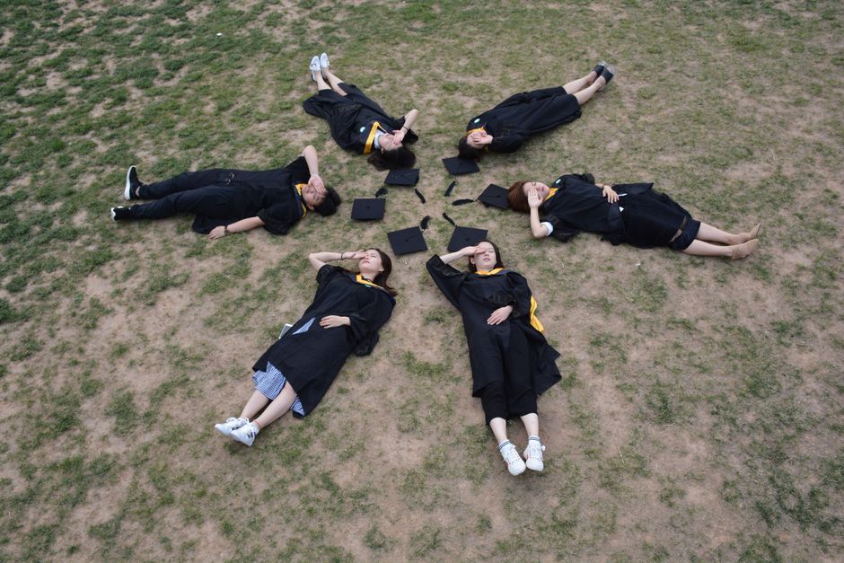 Graduates with Degrees Still Struggle with Confidence