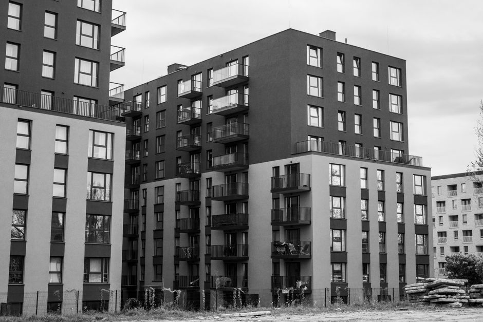 US Housing Starts Rebound on Multifamily Construction