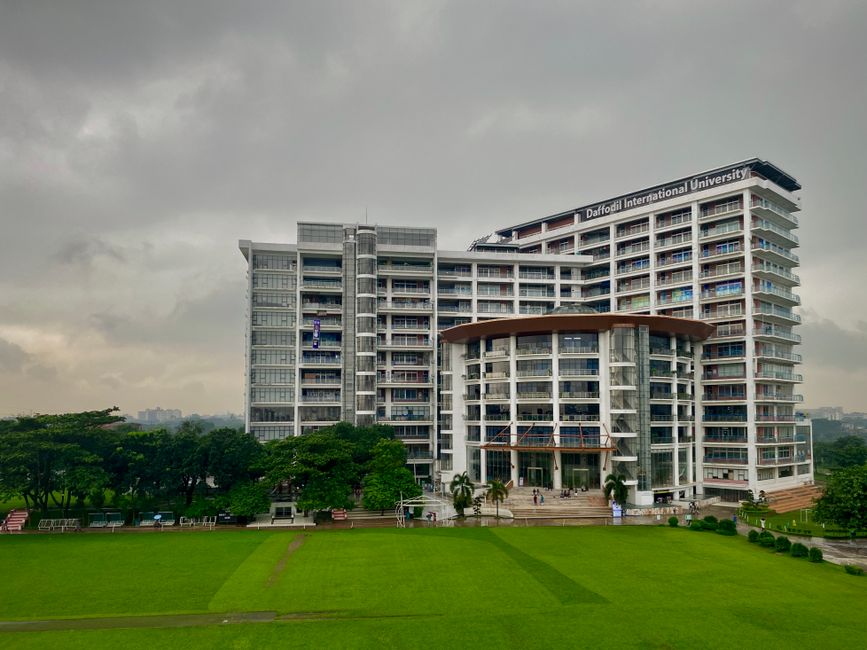 International Universities Boost India Campuses Amid Admission Woes