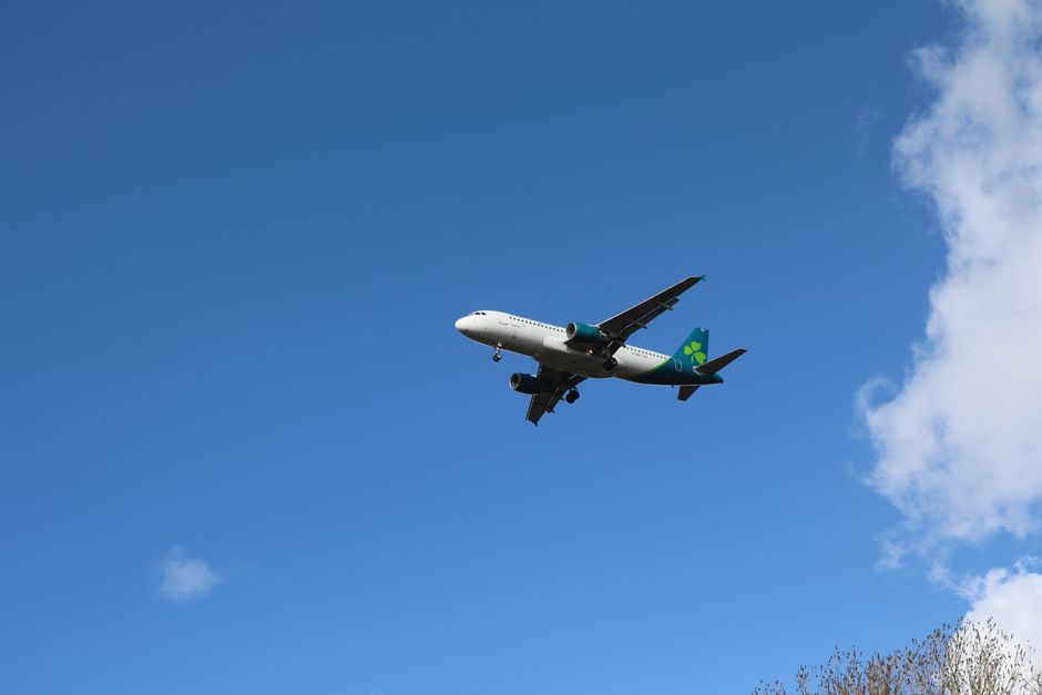 Aer Lingus proposes cutting 500 jobs under savings plan