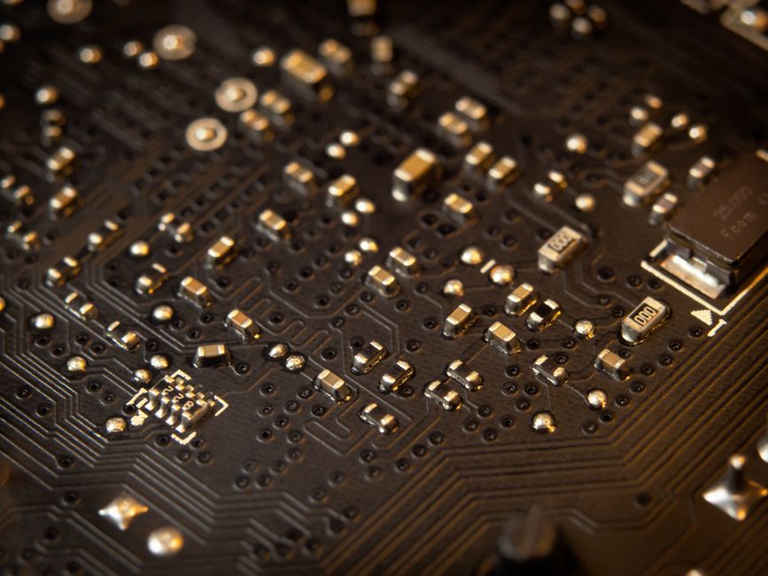 Secretive China Chipmaker Is Built to Dodge US Curbs