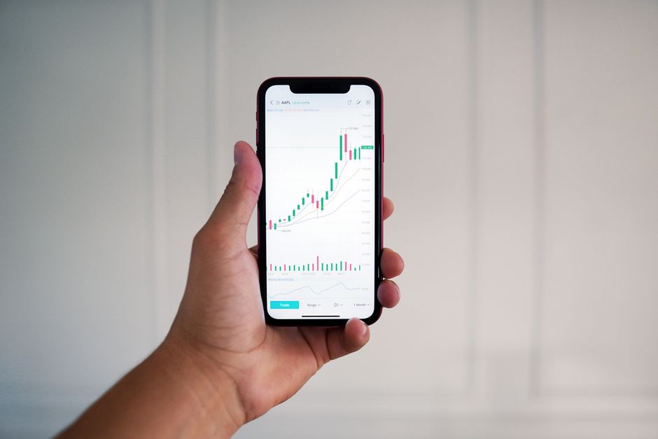Smartphone Market Faces Worst June Quarter | Skills & Jobs Update