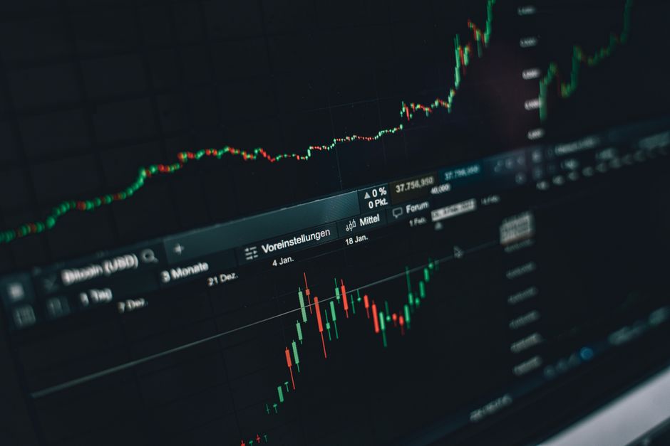 Average income down in real terms, survey says
