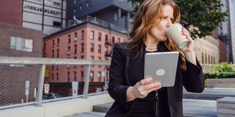 7 Strategies for Crafting a Reverse Commute Approach to Boost Remote Work Careers