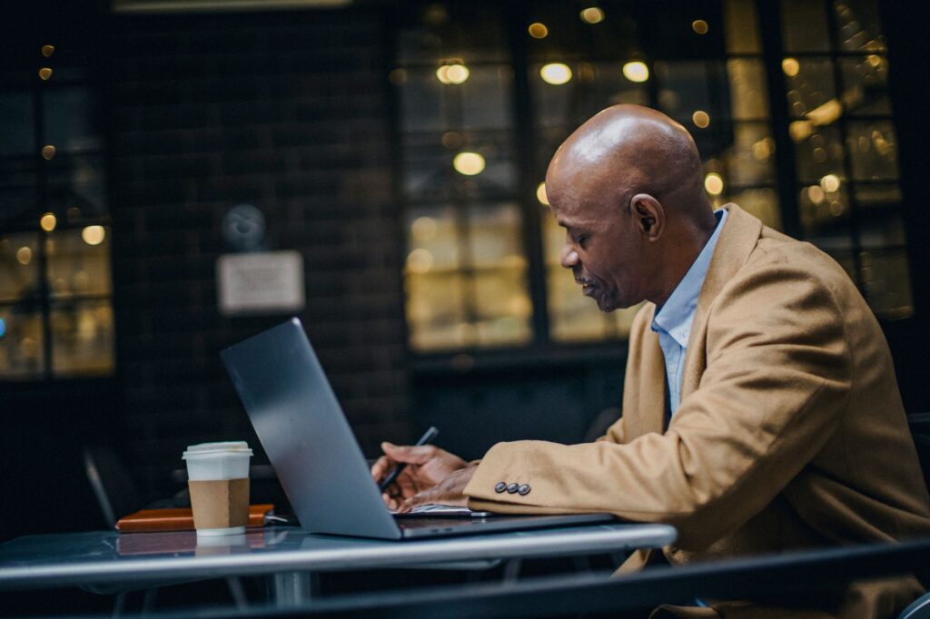 7 Strategies for Crafting a Reverse Commute Approach to Boost Remote Work Careers