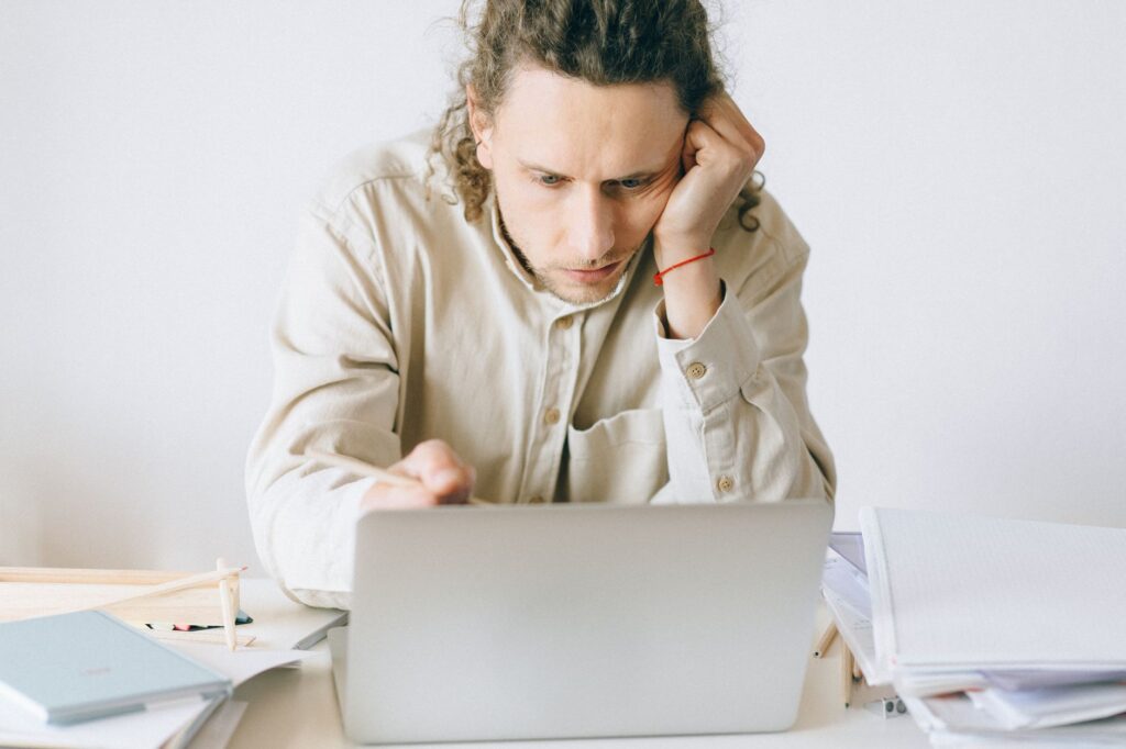 7 Strategies to Overcome Imposter Syndrome in the Workplace