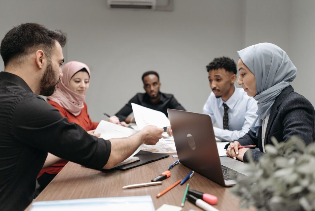 7 Ways to Shatter the Myth of One-Size-Fits-All Communication in Multilingual Teams