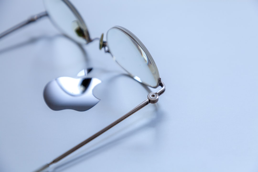 Apple Glasses Face Privacy, Camera Showdown with Meta