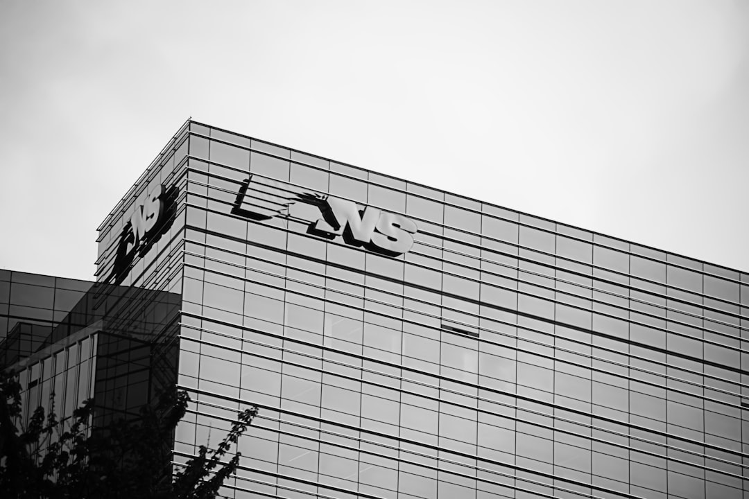 Ex-Boss's Close Ties Violate Compliance at Lloyd's