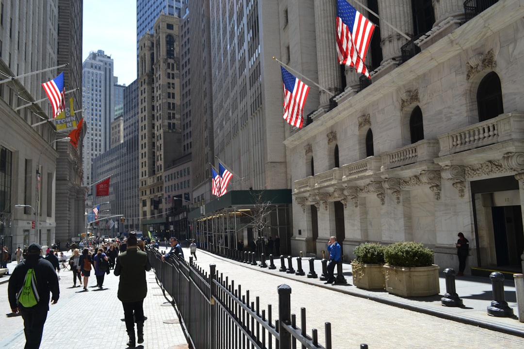 US Stocks Rally Signals Shift for Investment Strategies
