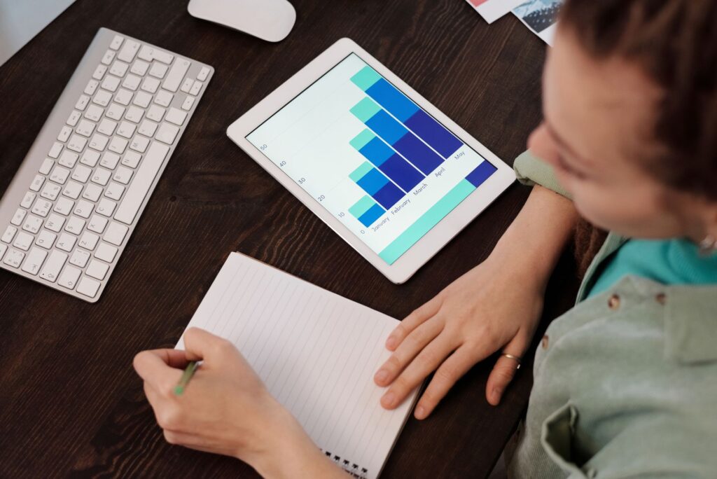 AI‑Driven Freelance Market Expands Rapidly, Traditional Roles Decline
