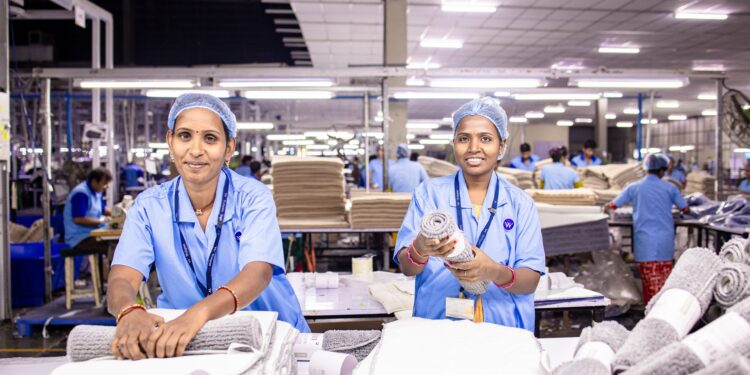 AI Drives Productivity Gains and Job Displacement Across Indian Industries