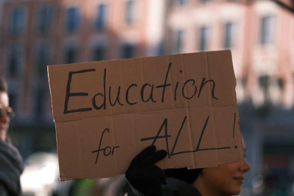 AI‑Powered Education Platforms Prompt Global Concerns Over Educator Job Security