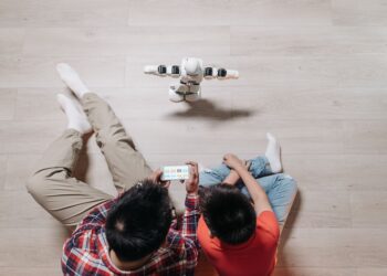 AI Tools Become Commonplace in Parenting, Prompting Uncertainty for Families Worldwide