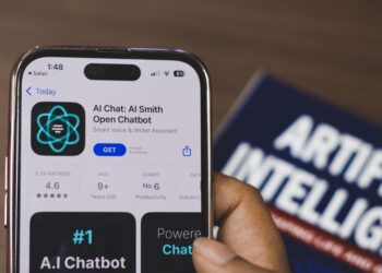 Anthropic CEO and Federal Reserve Governor Issue Warnings on AI-Driven Job Disruption
