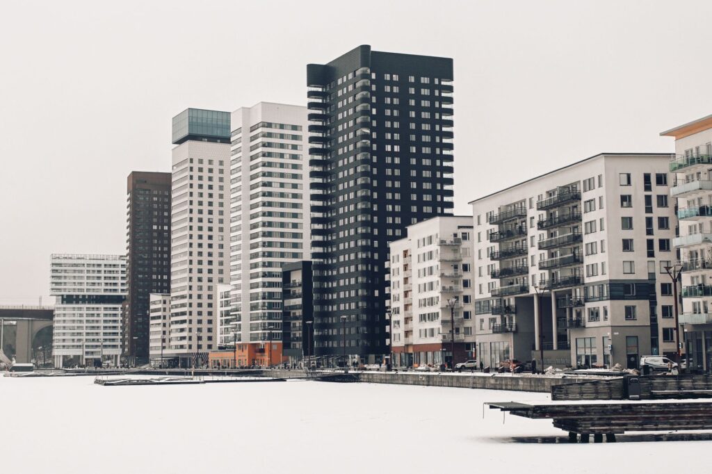 Climate migration reshapes urban governance in vulnerable regions