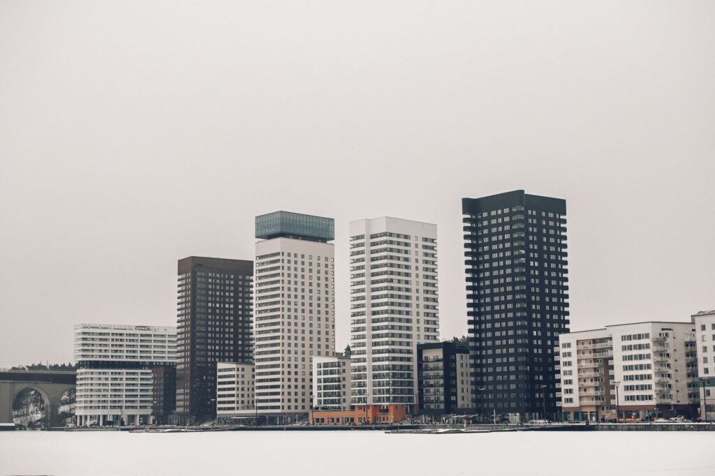 Climate migration reshapes urban governance in vulnerable regions