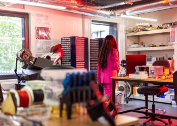 Collaborative labs reshape university research ecosystems