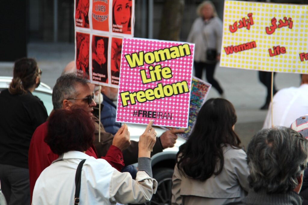 Columbia University Installs New President Amid Early Leadership Challenges
