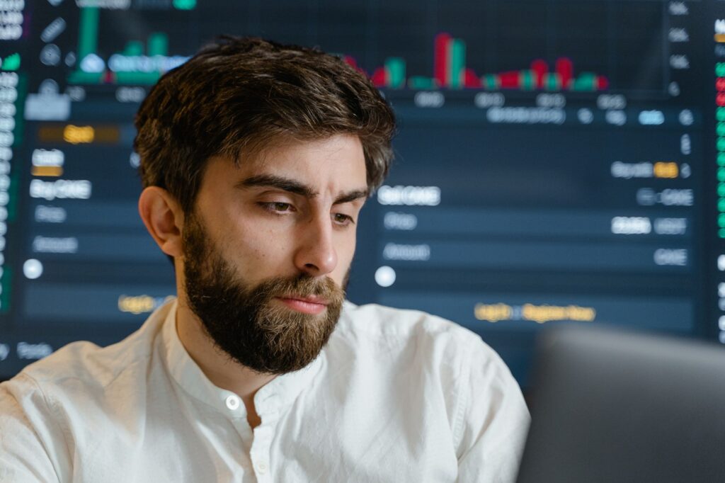 Decentralized Governance Boosts Labor Market Resilience