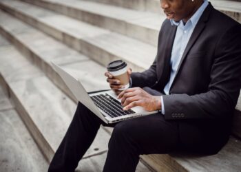 Digital detox reshapes professional identity and networks