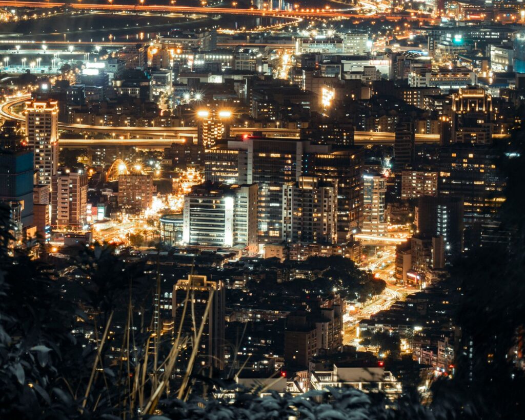 Embracing AI Disruption Boosts Worker Resilience