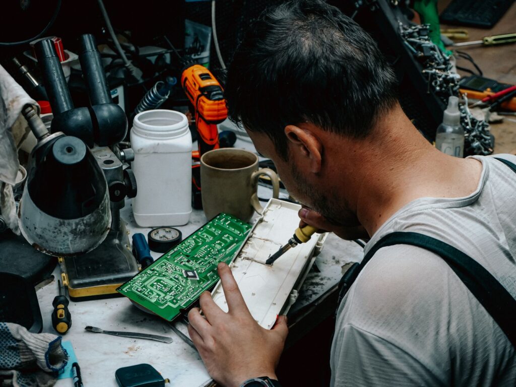 Emotional labor reshapes career capital in the digital era
