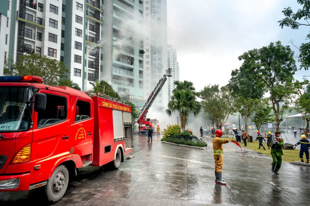 Fire at Jinjiang Shoe Factory Leaves 28 Dead, Hundreds Injured