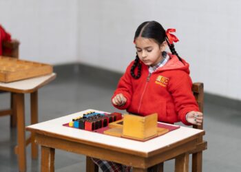 Government School Enrollment Falls by 86 Lakh While Private Schools Gain 88 Lakh, UDISE 2025-26 Shows