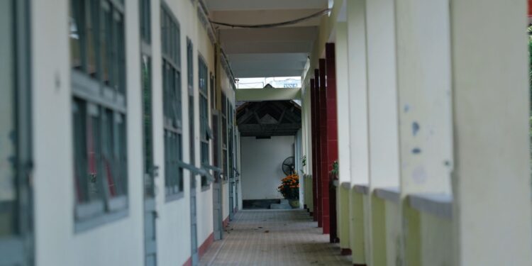 Government School Enrolment Drops While Private Institutions Expand Across India