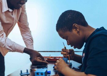 High‑School Dropouts Access Vocational Training Through New Second‑Chance Programs in India and the United States