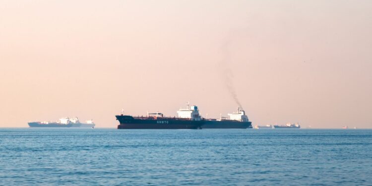 Houthi Militia Declares Red Sea Maritime Siege, Threatening Saudi Oil Export Route