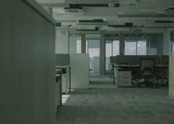 Hybrid Workspaces Redefine Corporate Offices