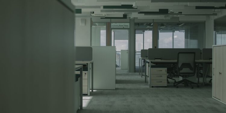 Hybrid Workspaces Redefine Corporate Offices