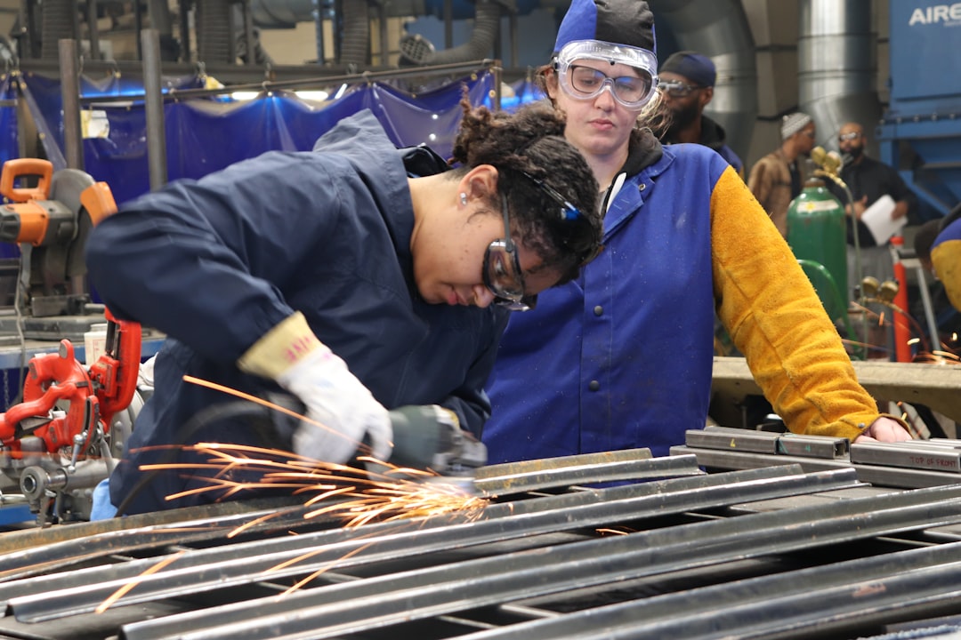 In Turning to Trade School, Gen Z Confronts an Enduring Stigma