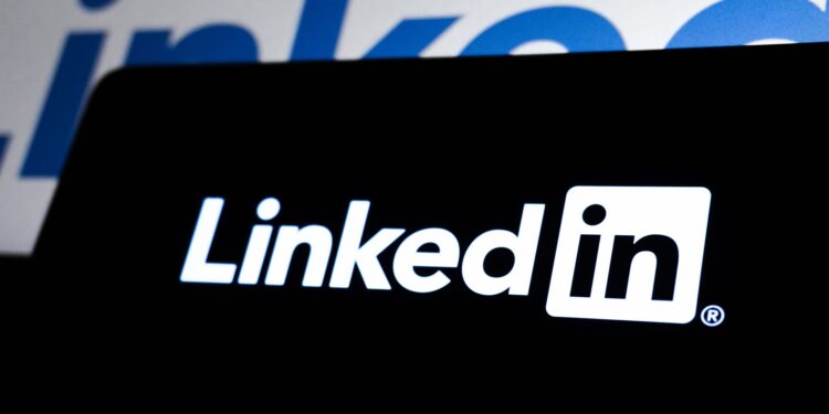 Micro‑branding reshapes career capital in the digital age