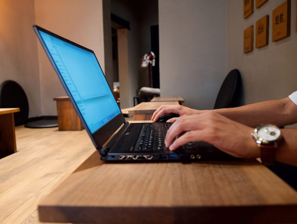 Mid-Career Professionals Embracing Flexible Work Arrangements
