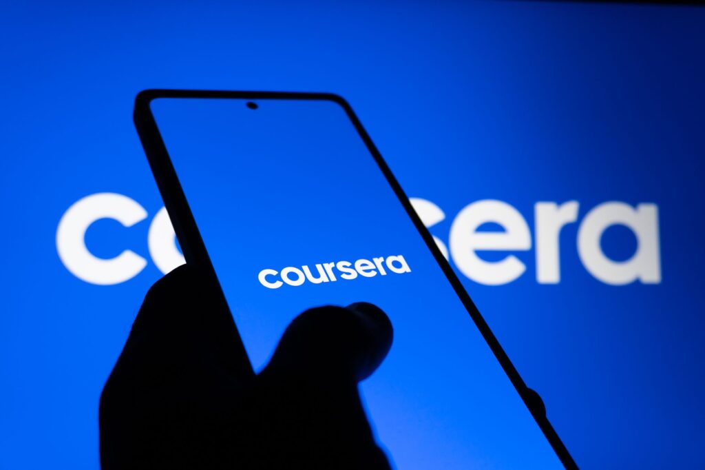 Online Learning Platforms Accelerate Global Enrollment, Prompting Shift in Traditional Higher‑Education Models