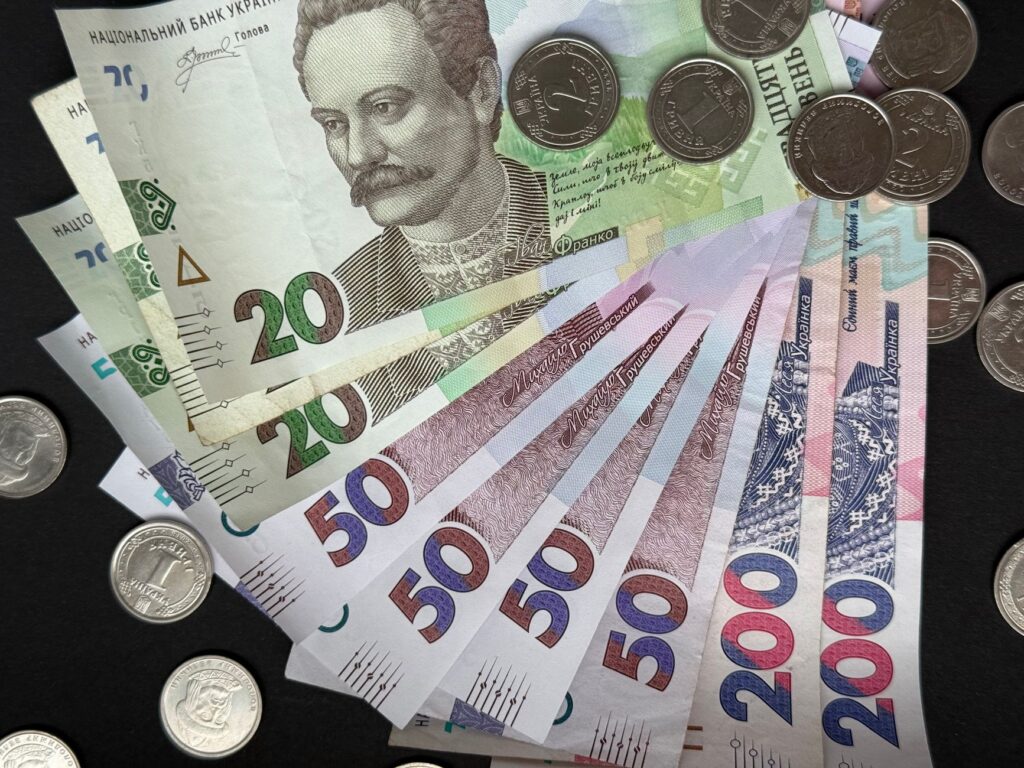 Russian Central Bank Lowers Benchmark Rate to 14% Amid Drone-Induced Inflation Spike