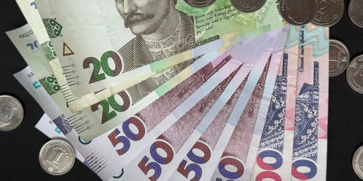 Russian Central Bank Lowers Benchmark Rate to 14% Amid Drone-Induced Inflation Spike