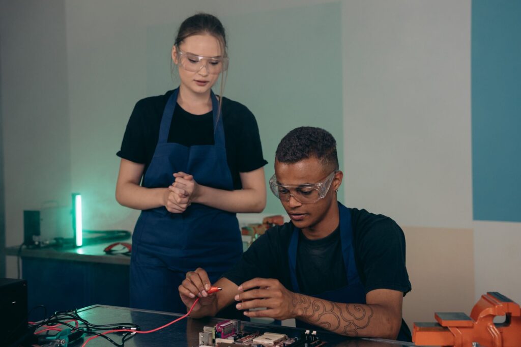 STEM curricula overvalue hands‑on training, undercut theory