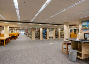 U.S. Research Universities Reduce Doctoral Admissions Amid Federal Funding Uncertainty