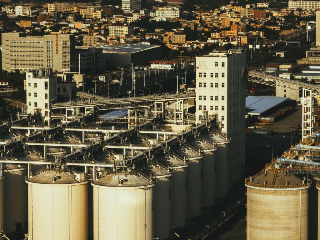 US Companies Increase Production Shifts to China as Tariffs and Inflation Rise