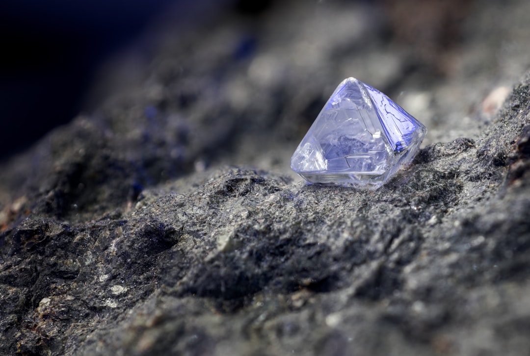 De Beers Halts Production at South African Mine Amid Falling Demand