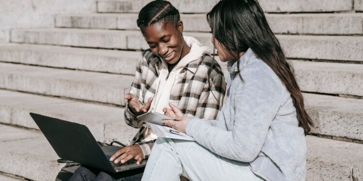 Virtual mentorship reshapes student outcomes and confidence