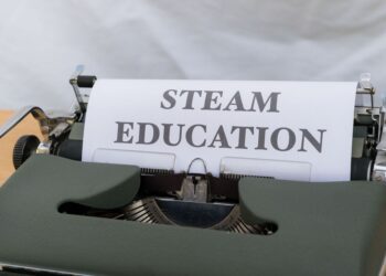 Western curricula face systemic de‑colonization pressure