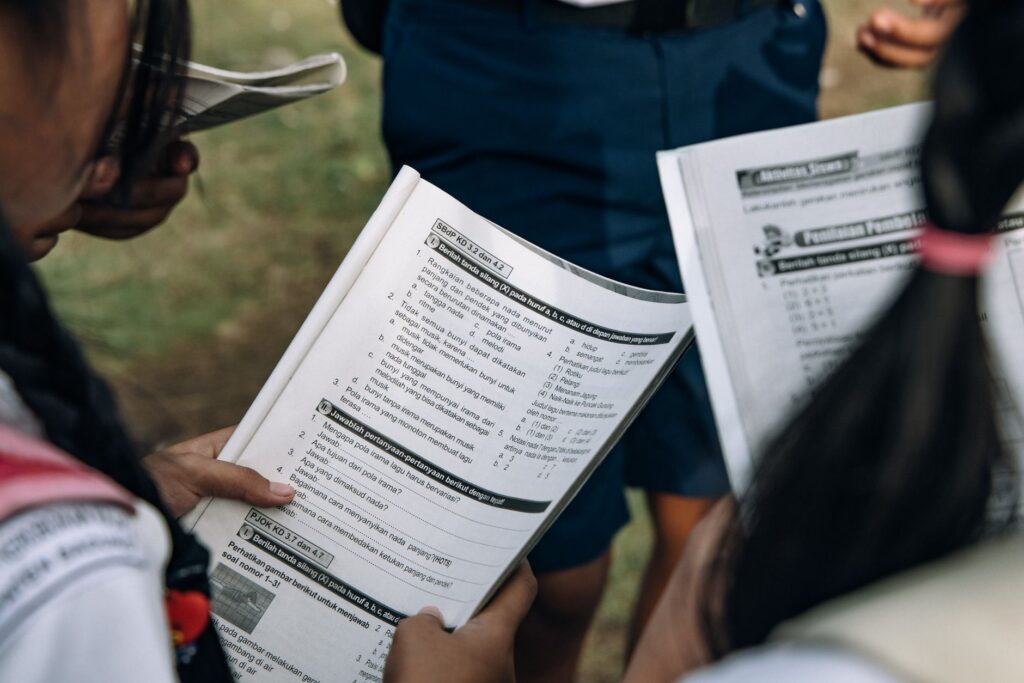 Western curricula face systemic de‑colonization pressure